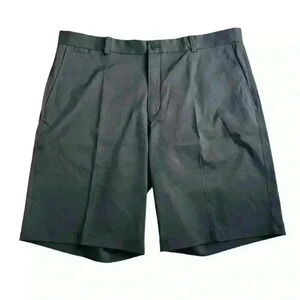 Nike golf Men’s Black Golf Shorts Size 38